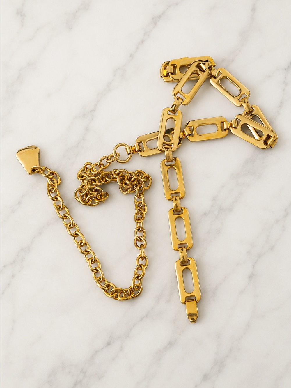 VTG Gold Geometric Link Chain Belt | Adjustable Waist Accessory - Picture 3 of 15